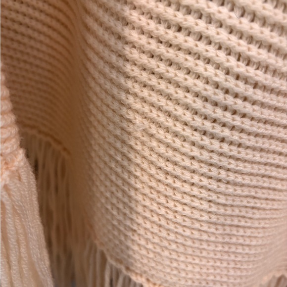 ✨ Banana Republic Merino Wool Poncho – M/L ✨ - Picture 4 of 7